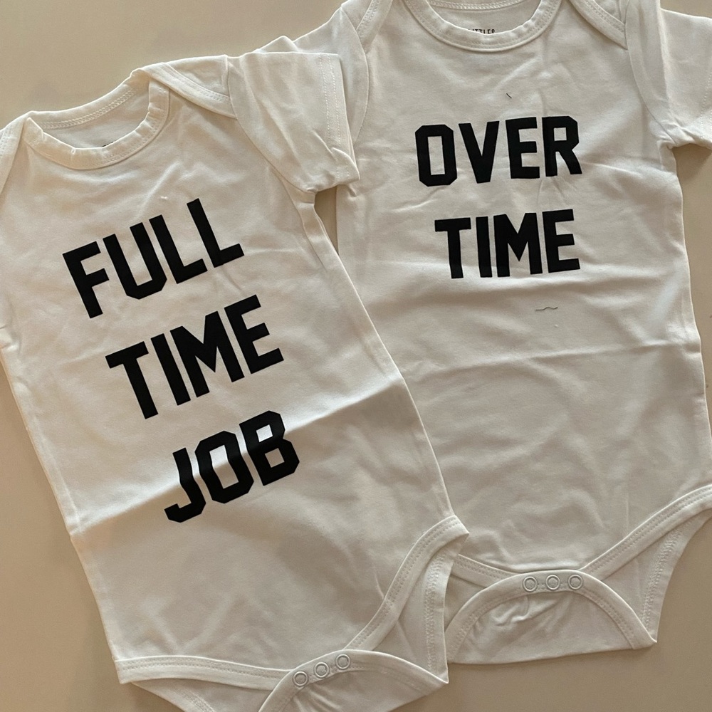Unisex twin bundle!! 2 pairs of onesies and a milestone blanket